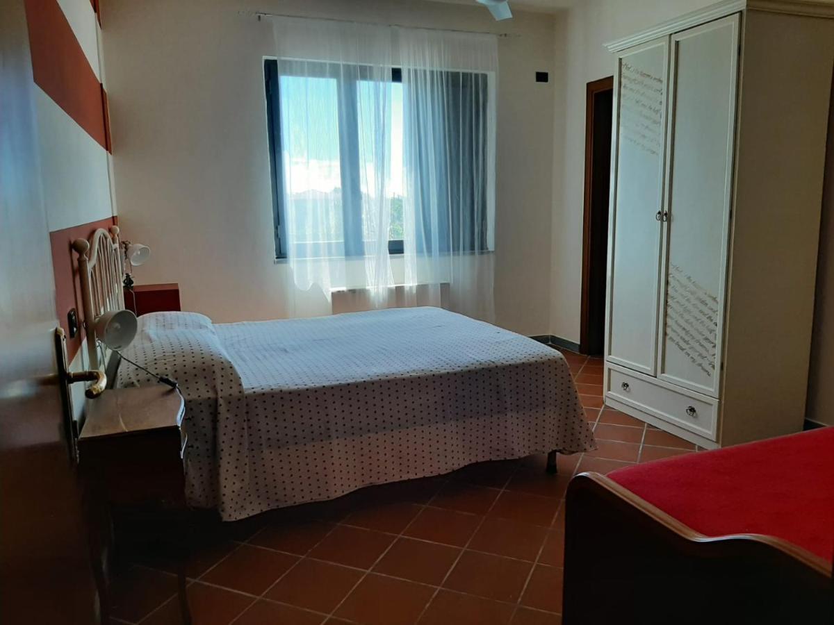 Agriturismo Calendiluna Luni Eksteriør billede