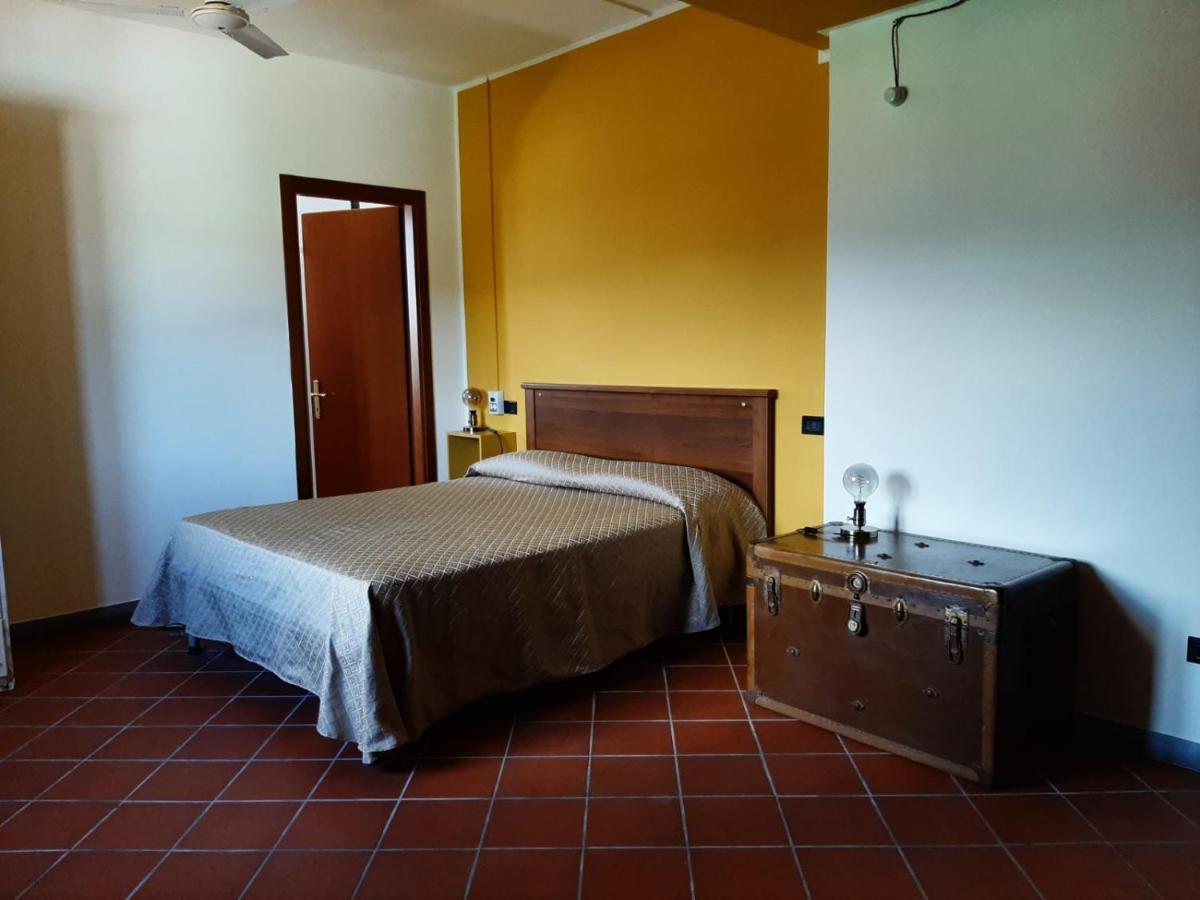 Agriturismo Calendiluna Luni Eksteriør billede