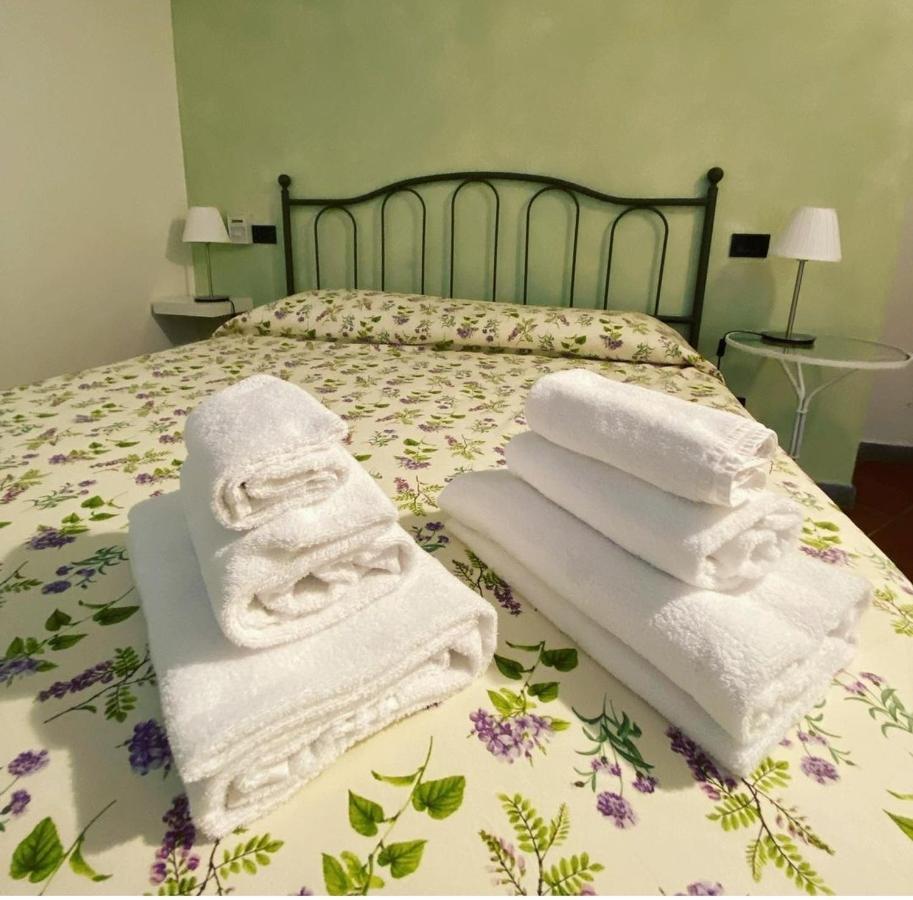 Agriturismo Calendiluna Luni Eksteriør billede